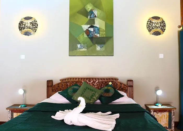 罗维纳海滩别墅